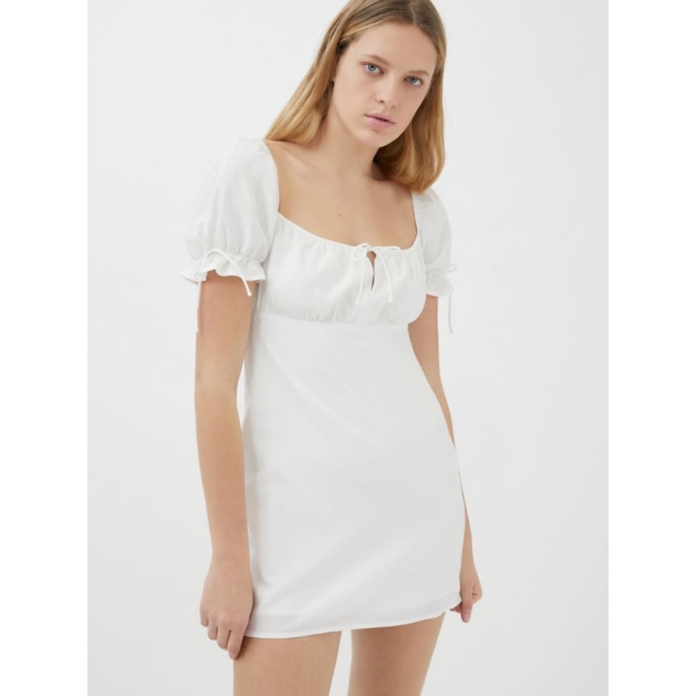 Lioness white dress!